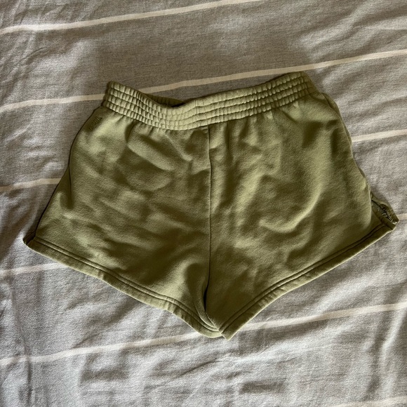 COPY - TNA cozy shorts size M but fit very small - Picture 2 of 4